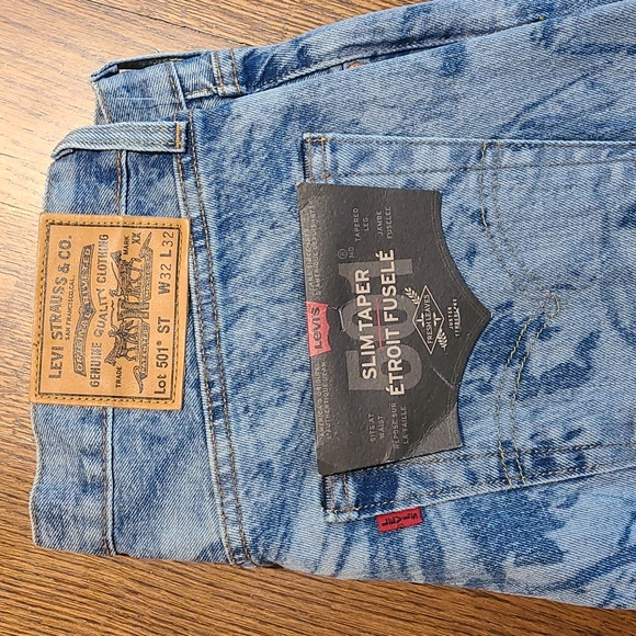 Levi's Slim Taper Distressed Jeans - Picture 3 of 4